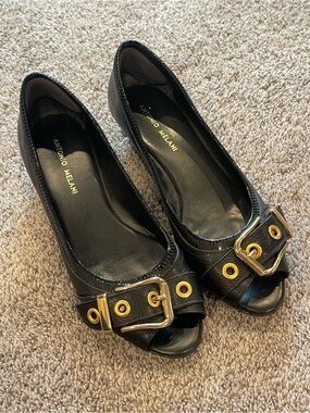 Antonio Melani Black Peep Toe Wedge Heels Gold Buckle Shoes Women’s Size 9M